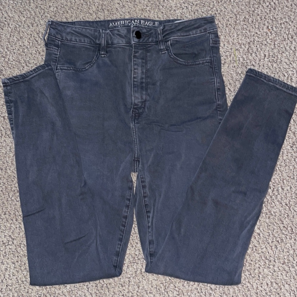 Grey American eagle super stretch skinny jeans